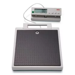 SECA 899 digitális mérleg levehető kijelzővel 200 kg-ig