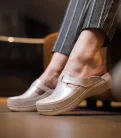 LEON Comfort női bőr klumpa PU156
