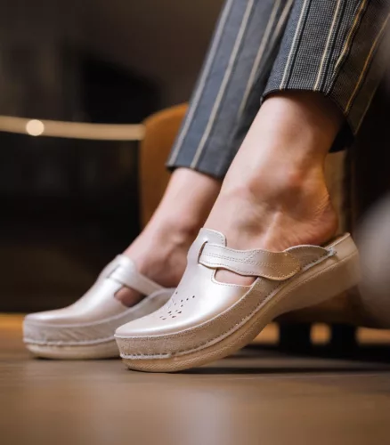 LEON Comfort női bőr klumpa PU156