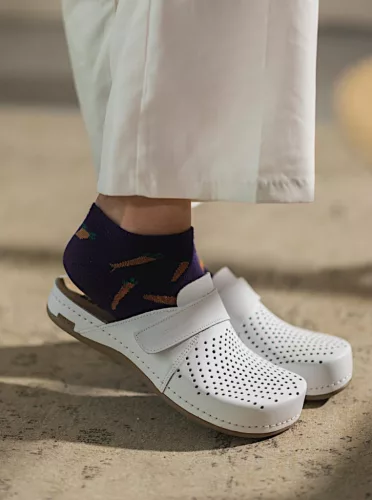 LEON Comfort női bőr klumpa 970