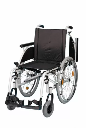 B-4200/M önhajtós mechanikus, összecsukható kerekesszék, 41 cm ülésszélesség