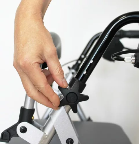 Vitea Care ROCKY összecsukható 4 kerekű járókeret