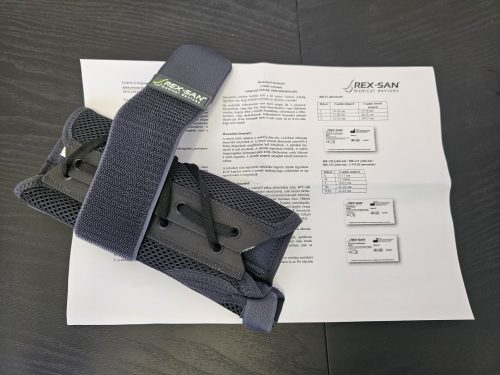 RB-133 Fűzős csuklórögzítő